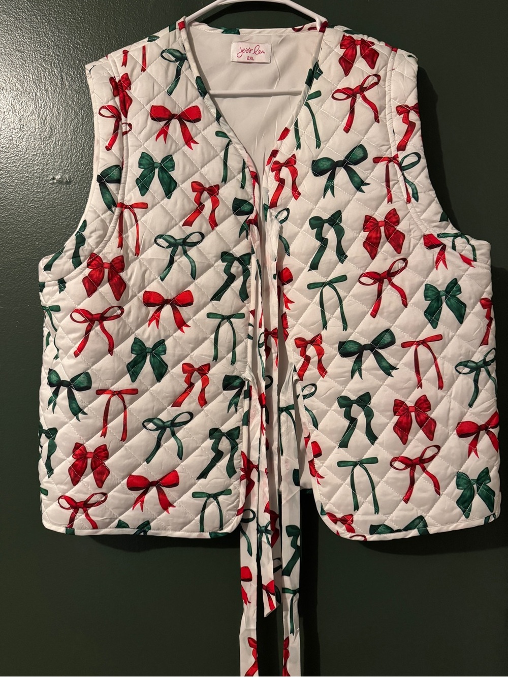 Jess Lea White Quilted Tie-Front Vest with Red & Green Bow Print